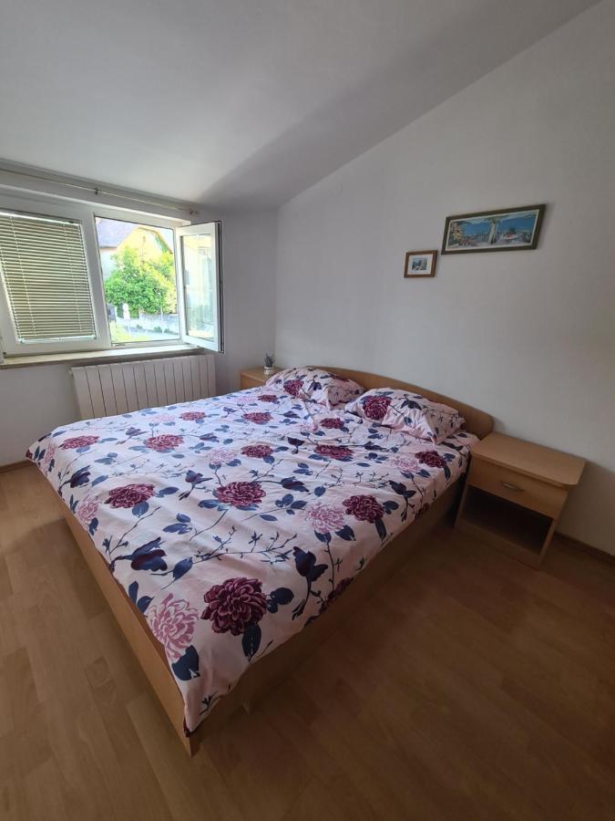Apartmani Emily Pula Ngoại thất bức ảnh